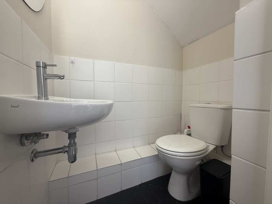 1 Bedroom Property for Sale in Wynberg Upper Western Cape